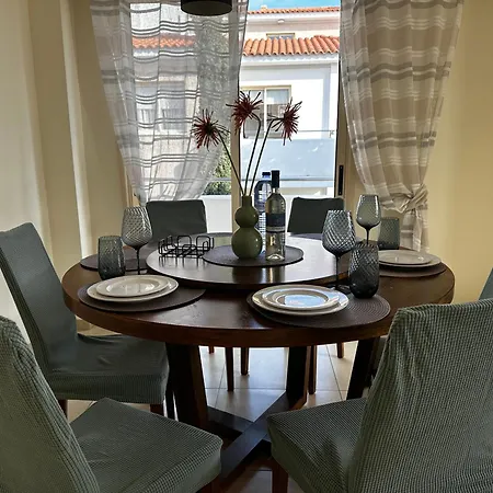 Elysia Park Pool View