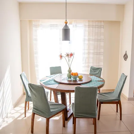 Elysia Park Pool View *