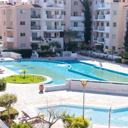 Elysia Park Pool View Apartment Paphos