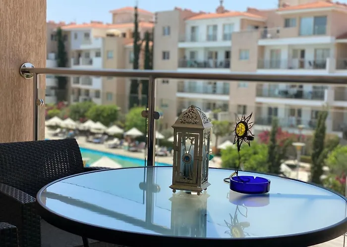 Elysia Park Pool View *