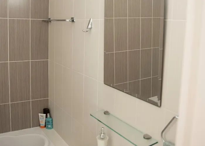 Elysia Park Pool View