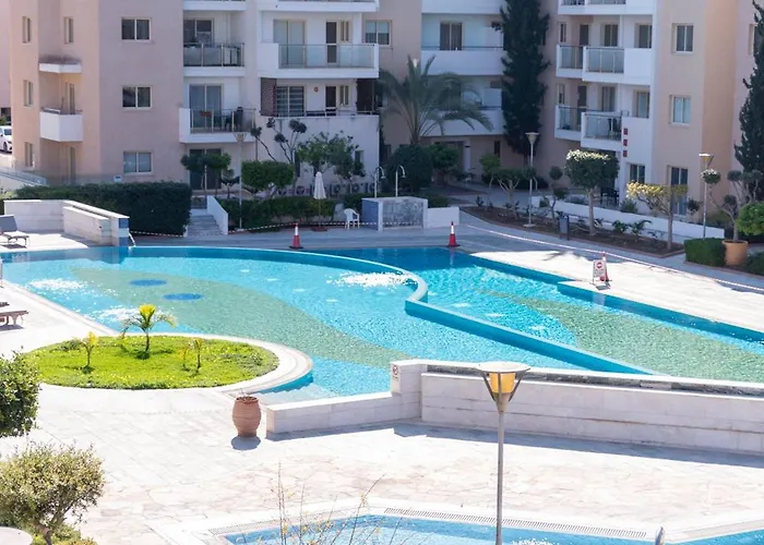 Elysia Park Pool View Apartmán Paphos