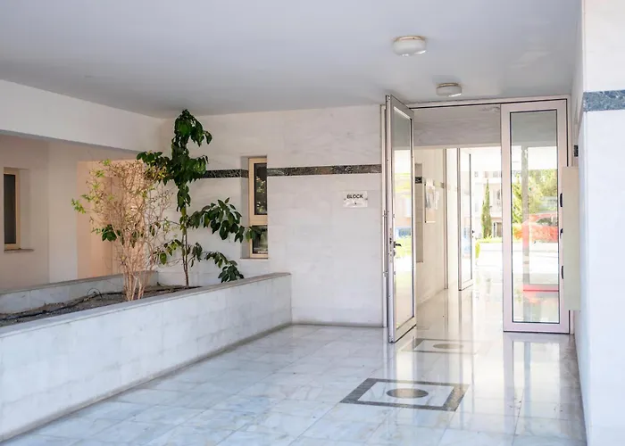 Elysia Park Pool View Apartmán