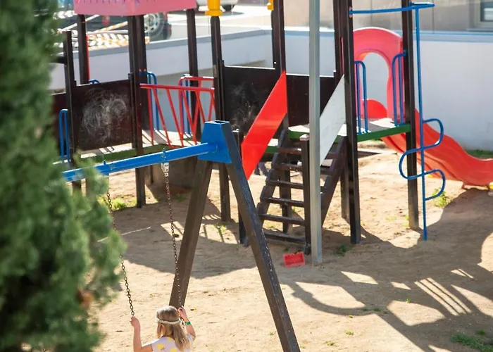 Elysia Park Pool View *