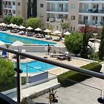 Elysia Park Pool View