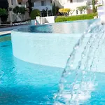 Elysia Park Pool View 公寓 Paphos