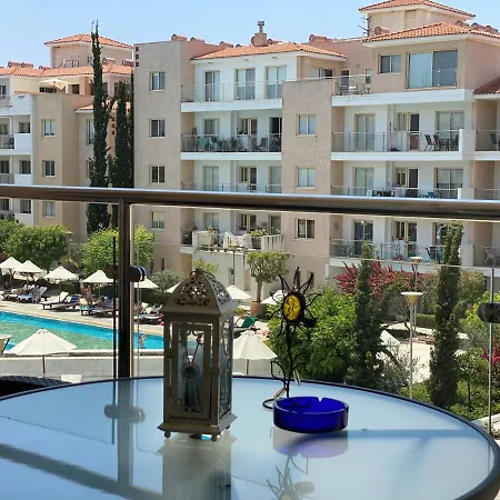 Elysia Park Pool View شقة بافوس