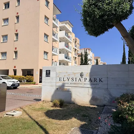 Elysia Park Pool View Apartment Paphos