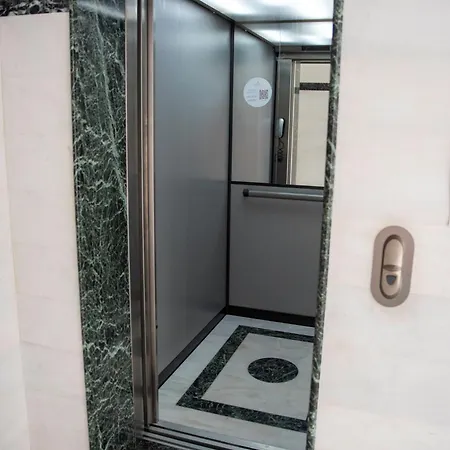 Elysia Park Pool View Apartment